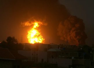 حرائق كبيرة جنوبي الخرطوم وتضارب الأنباء بشأن السيطرة على مصنع عسكري السودان.. حرائق كبيرة جنوبي الخرطوم وتضارب الأنباء بشأن السيطرة على مصنع عسكري