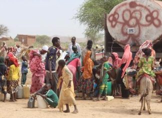 صراع اللاجئين والأهالي…تنافس على الموارد بين السودانيين والتشاديين صراع اللاجئين والأهالي...تنافس على الموارد بين السودانيين والتشاديين