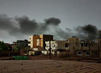 اشتباكات السودان: معارك في الخرطوم وتوتر بالجنينة مع ترقب هدنة جديدة اشتباكات السودان: معارك في الخرطوم وتوتر بالجنينة مع ترقب هدنة جديدة