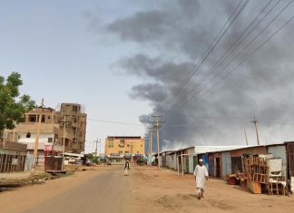 السودان.. بدء سريان اتفاق وقف إطلاق النار وتلويح سعودي أميركي بتأجيل محادثات جدة في حال خرقه السودان.. بدء سريان اتفاق وقف إطلاق النار وتلويح سعودي أميركي بتأجيل محادثات جدة في حال خرقه