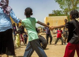 “كُن مع الفنّانين السودانيِّين”.. دعمٌ للثقافة في زمن الحرب "كُن مع الفنّانين السودانيِّين".. دعمٌ للثقافة في زمن الحرب