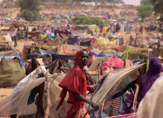 تشاد تطالب بتوفير “مساعدات ضخمة” للاجئين السودانيين على أرضها تشاد تطالب بتوفير "مساعدات ضخمة" للاجئين السودانيين على أرضها