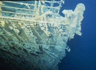 اختفاء غواصة سياحية صغيرة تزور حطام سفينة تايتانيك اختفاء غواصة سياحية صغيرة تزور حطام سفينة تايتانيك