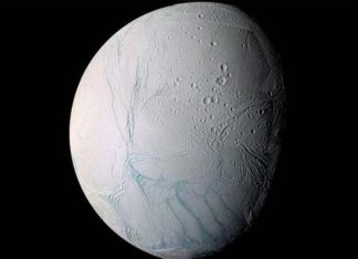 اكتشاف عنصر أساسي للحياة على أحد أقمار زحل اكتشاف عنصر أساسي للحياة على أحد أقمار زحل