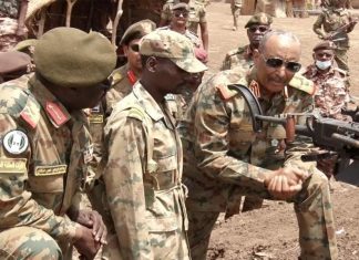 البرهان في بيان جديد يدعو لحمل السلاح ورسالة لحميدتي: لن يحدث ذلك ونحن فوق ظهر الأرض البرهان في بيان جديد يدعو لحمل السلاح ورسالة لحميدتي: لن يحدث ذلك ونحن فوق ظهر الأرض