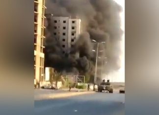 الجيش السوداني يتصدى لهجوم عنيف من الدعم السريع على سلاح المدرعات الجيش السوداني يتصدى لهجوم عنيف من الدعم السريع على سلاح المدرعات