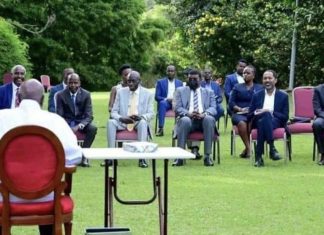 موسيفيني يعلق على لقائه مع قيادات سياسية سودانية ويكشف ما طلب منه موسيفيني يعلق على لقائه مع قيادات سياسية سودانية ويكشف ما طلب منه