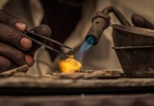 حرب السودان.. السلاح في اليد والعين على الذهب حرب السودان.. السلاح في اليد والعين على الذهب