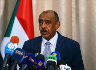 وزير خارجية السودان: الجيش قادر على حسم التمرد لكننا لا نريد اتباع سياسة الأرض المحروقة وزير خارجية السودان: الجيش قادر على حسم التمرد لكننا لا نريد اتباع سياسة الأرض المحروقة