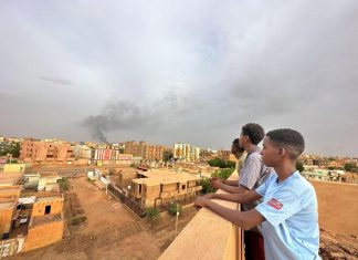 الجيش السوداني يعلن مواصلة تمشيط الخرطوم ويتقدم نحو “الإذاعة والتلفزيون” وتحذير أممي من خطورة الوضع الإنساني الجيش السوداني يعلن مواصلة تمشيط الخرطوم ويتقدم نحو "الإذاعة والتلفزيون" وتحذير أممي من خطورة الوضع الإنساني