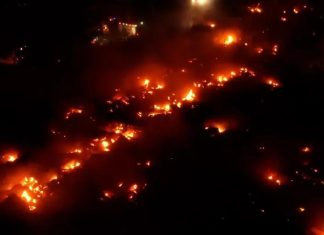 شاهد: حريق كبير يلتهم سوقا شعبية في إثيوبيا ويتسبب بأضرار واسعة شاهد: حريق كبير يلتهم سوقا شعبية في إثيوبيا ويتسبب بأضرار واسعة