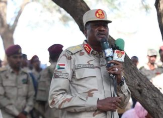 عبدالرحيم دقلو يصل انجمينا ويلتقي أعضاء بمجلس السيادة السوداني عبدالرحيم دقلو يصل انجمينا ويلتقي أعضاء بمجلس السيادة السوداني