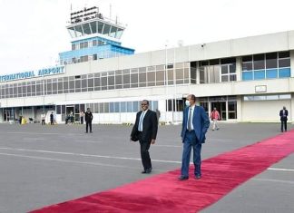 الرئيس الإريتري يغادر إلى مصر للمشاركة في قمة حول السودان الرئيس الإريتري يغادر إلى مصر للمشاركة في قمة حول السودان