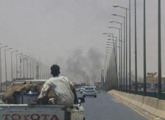 عقوبات على “إمبراطوريات مالية” سودانية تمّول حرب الجيش والدعم السريع عقوبات على "إمبراطوريات مالية" سودانية تمّول حرب الجيش والدعم السريع