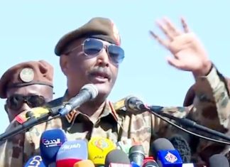 البرهان يرفض نشر أي قوة أفريقية دون موافقة السودان والدعم السريع يرحب بتصريح عضو بمجلس السيادة البرهان يرفض نشر أي قوة أفريقية دون موافقة السودان والدعم السريع يرحب بتصريح عضو بمجلس السيادة