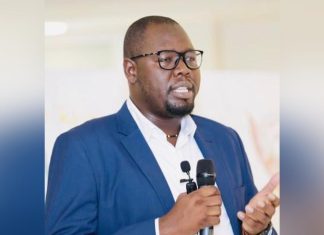 اردول يوجه انتقادات لاذعة إلى لجنة سياسية شكلها حميدتي ويطلب توضيحات اردول يوجه انتقادات لاذعة إلى لجنة سياسية شكلها حميدتي ويطلب توضيحات