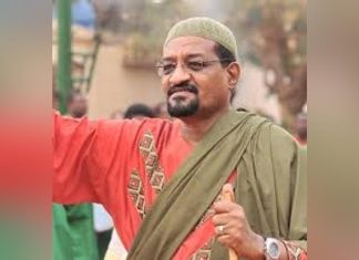 شاهد بالفيديو.. شيخ الأمين يفتتح عيادة وصيدلية في مسيده بأمدرمان شاهد بالفيديو.. شيخ الأمين يفتتح عيادة وصيدلية في مسيده بأمدرمان