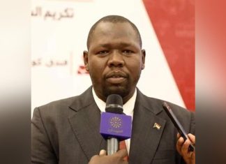 اردول يعلق على حضور وفد المجلس المركزي إلى القاهرة ويتساءل: هل يستطيعون اقناع الدعم السريع بوقف الحرب اردول يعلق على حضور وفد المجلس المركزي إلى القاهرة ويتساءل: هل يستطيعون اقناع الدعم السريع بوقف الحرب