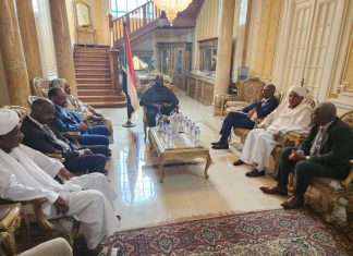 عقار يجتمع برجال الأعمال السودانيين في مصر لأجل القمة الروسية الافريقية عقار يجتمع برجال الأعمال السودانيين في مصر لأجل القمة الروسية الافريقية