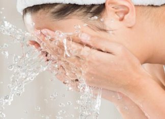 كم مرة ينبغي غسل الوجه يوميا؟ كم مرة ينبغي غسل الوجه يوميا؟