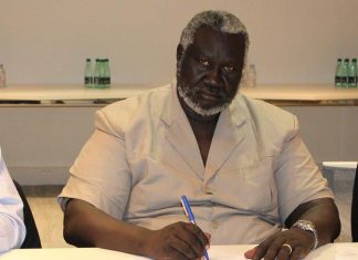 عقار يهاجم عبدالعزيز الحلو: انتهازي عقار يهاجم عبدالعزيز الحلو: انتهازي