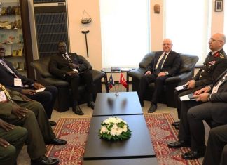 وزير الدفاع التركي يعقد لقاءات ثنائية مع عدد من نظرائه وزير الدفاع التركي يعقد لقاءات ثنائية مع عدد من نظرائه