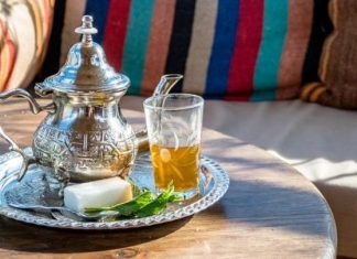 هل يساعد الشاي الساخن على خفض حرارة الجسم؟ هل يساعد الشاي الساخن على خفض حرارة الجسم؟