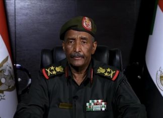 البرهان يقرر تشكيل “لجنة لجرائم وانتهاكات الدعم السريع” البرهان يقرر تشكيل "لجنة لجرائم وانتهاكات الدعم السريع"