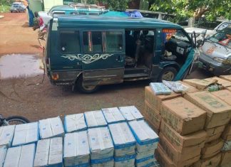 السودان.. بعد مطاردة عنيفة القبض على 5 عربات تحمل بضائع مهربة في الحدود السودان.. بعد مطاردة عنيفة القبض على 5 عربات تحمل بضائع مهربة في الحدود