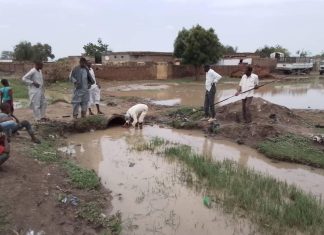 لجنة طوار يءالخريف بالسوكي تواصل تطهير المصارف وصيانة العبارات لجنة طوار يءالخريف بالسوكي تواصل تطهير المصارف وصيانة العبارات