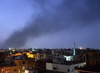 السودان.. اشتباكات عنيفة في أم درمان تجبر سكانا على النزوح السودان.. اشتباكات عنيفة في أم درمان تجبر سكانا على النزوح