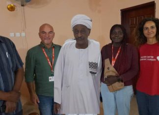 والي القضارف يلتقي وفد مستشفى السلام الايطالي والي القضارف يلتقي وفد مستشفى السلام الايطالي