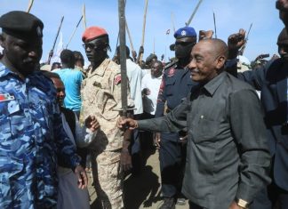 وزير الحكم الإتحادي يشيد بالنفرات الداعمة للقوات المسلحة بولاية القضارف وزير الحكم الإتحادي يشيد بالنفرات الداعمة للقوات المسلحة بولاية القضارف