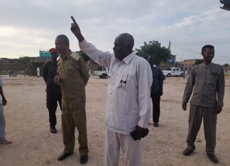 رئيس اللجنة العليا للإستنفار بالنيل الأبيض يخاطب المتطوعين بمعسكر فنقوقه رئيس اللجنة العليا للإستنفار بالنيل الأبيض يخاطب المتطوعين بمعسكر فنقوقه