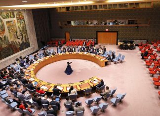 السودان وأميركا يتبادلان الاتهامات بشأن المبعوث الأممي وتحذيرات من “تفتت” البلاد السودان وأميركا يتبادلان الاتهامات بشأن المبعوث الأممي وتحذيرات من "تفتت" البلاد