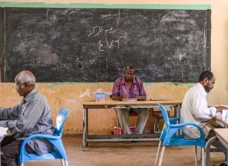 صراع السودان يعصف بقطاع التعليم مع إغلاق المدارس وإلغاء الامتحانات صراع السودان يعصف بقطاع التعليم مع إغلاق المدارس وإلغاء الامتحانات