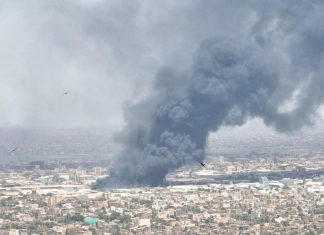 السودان.. اشتباكات بين الجيش والدعم السريع بالخرطوم وعشرات القتلى بمعارك قبلية في دارفور السودان.. اشتباكات بين الجيش والدعم السريع بالخرطوم وعشرات القتلى بمعارك قبلية في دارفور