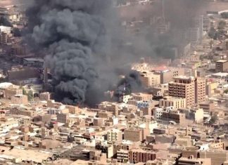 الجيش السوداني يكثف قصفه على مواقع الدعم السريع ومسؤولة أميركية تصف الوضع بالمدمر الجيش السوداني يكثف قصفه على مواقع الدعم السريع ومسؤولة أميركية تصف الوضع بالمدمر