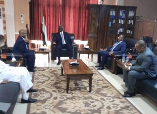 عقار يطلع على أداء الجهاز التنفيذي الاتحادي ويصفه بالمميز عقار يطلع على أداء الجهاز التنفيذي الاتحادي ويصفه بالمميز