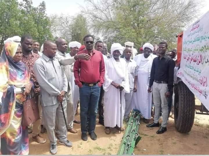 مناوي ونمر يدشنان توزيع تقاوي محسنة بالفاشر مناوي ونمر يدشنان توزيع تقاوي محسنة بالفاشر