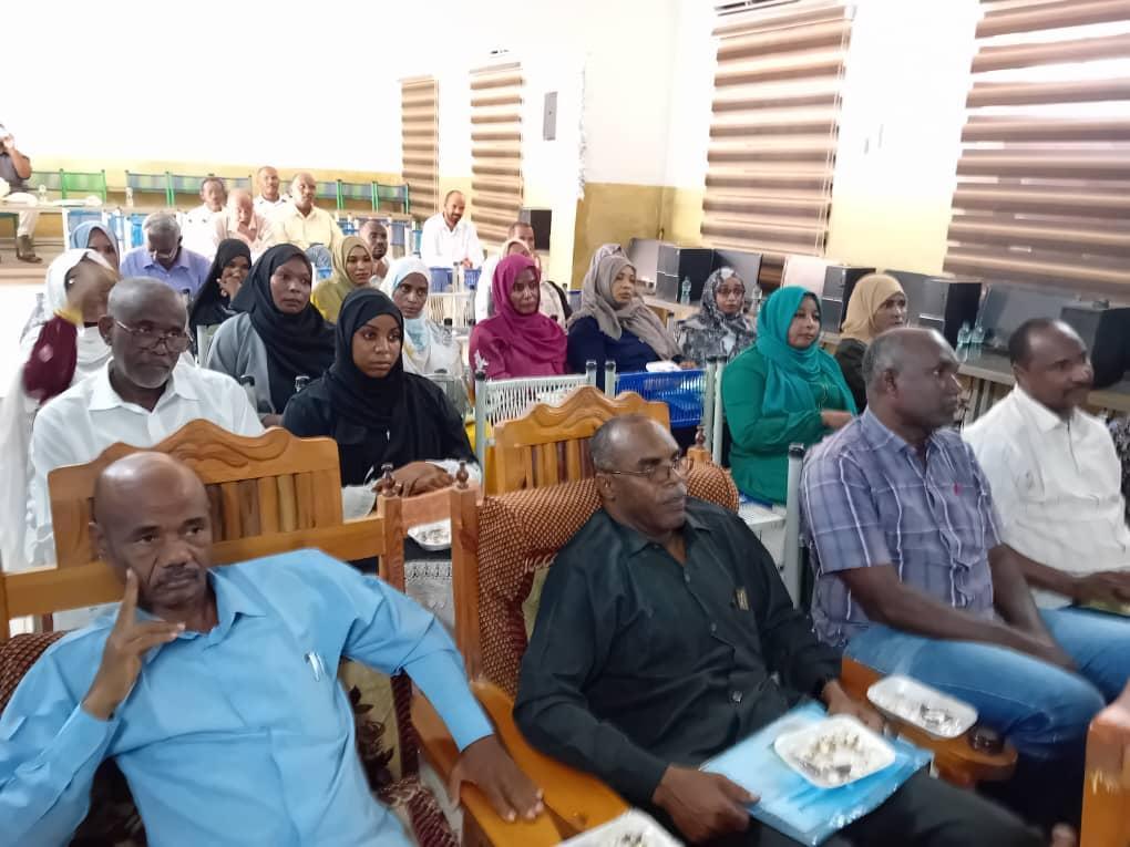 وزيرة المالية بالنيل الأبيض تخاطب إفتتاح الدورة الحاسب الالي التدريبية وزيرة المالية بالنيل الأبيض تخاطب إفتتاح الدورة الحاسب الالي التدريبية