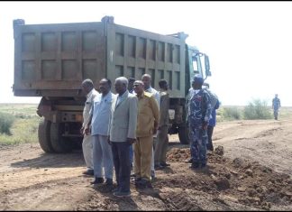 والي سنار يقف علي جهود الولاية لحماية المنطقة من الفيضانات والي سنار يقف علي جهود الولاية لحماية المنطقة من الفيضانات