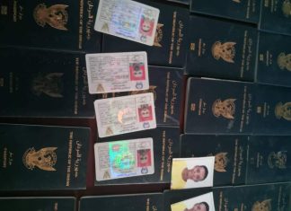 الشرطة تناشد مواطنين لإستلام 70 جواز و7 رخص ضبطت بشندي الشرطة تناشد مواطنين لإستلام 70 جواز و7 رخص ضبطت بشندي