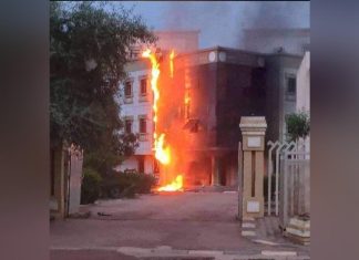 مدينة سودانية تتحول إلى رماد والجيش السوداني يدفع بتعزيزات عسكرية مدينة سودانية تتحول إلى رماد والجيش السوداني يدفع بتعزيزات عسكرية