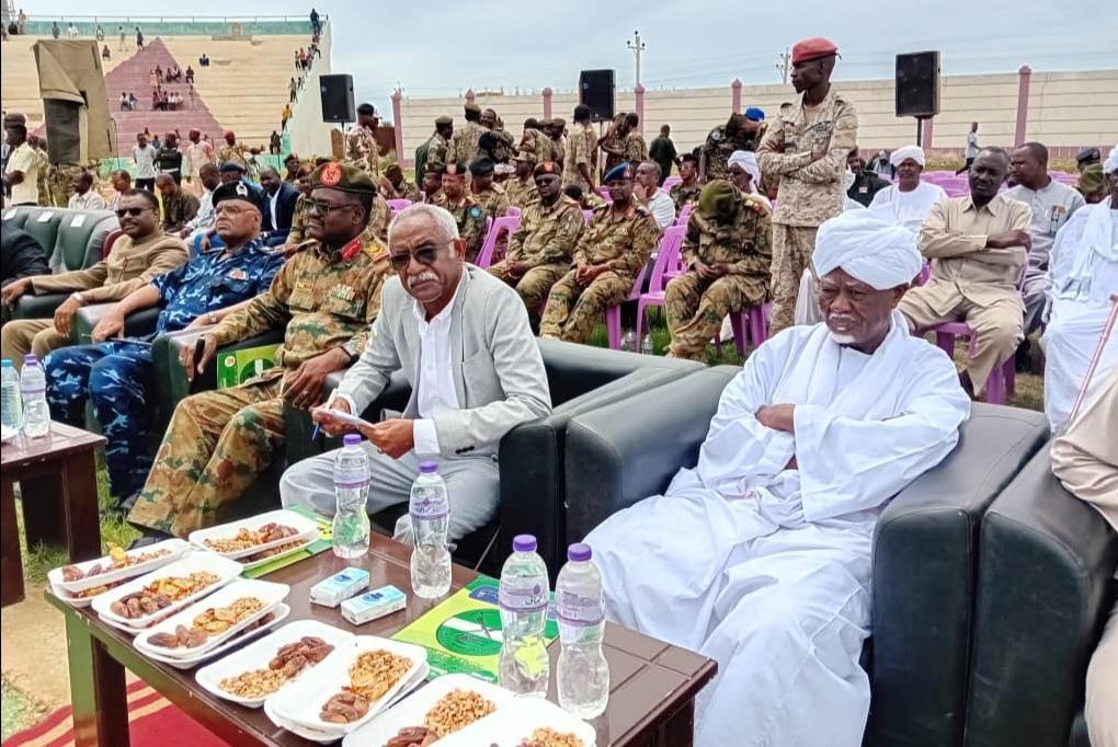 والي النيل الأبيض اكثر من 12 الف جمله المستنفرين بالولاية والي النيل الأبيض اكثر من 12 الف جمله المستنفرين بالولاية