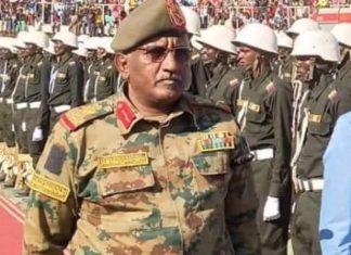 القائد العام للقوات المسلحة يحتسب قائد الفرقة 16 مشاة القائد العام للقوات المسلحة يحتسب قائد الفرقة 16 مشاة