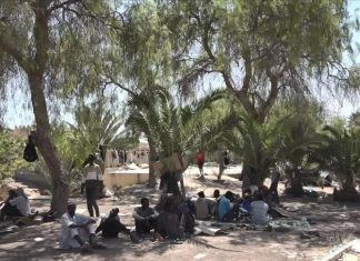 لاجئون سودانيون بتونس: “أين الإنسانية من وضعنا البائس؟” (تقرير) لاجئون سودانيون بتونس: "أين الإنسانية من وضعنا البائس؟" (تقرير)