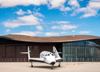 “فيرجن غالاكتيك” أرسلت أول سائحيها إلى الفضاء "فيرجن غالاكتيك" أرسلت أول سائحيها إلى الفضاء