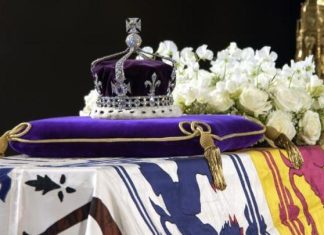 ماسة “كوه نور” الشهيرة موضع خلاف بين بريطانيا والهند ماسة "كوه نور" الشهيرة موضع خلاف بين بريطانيا والهند