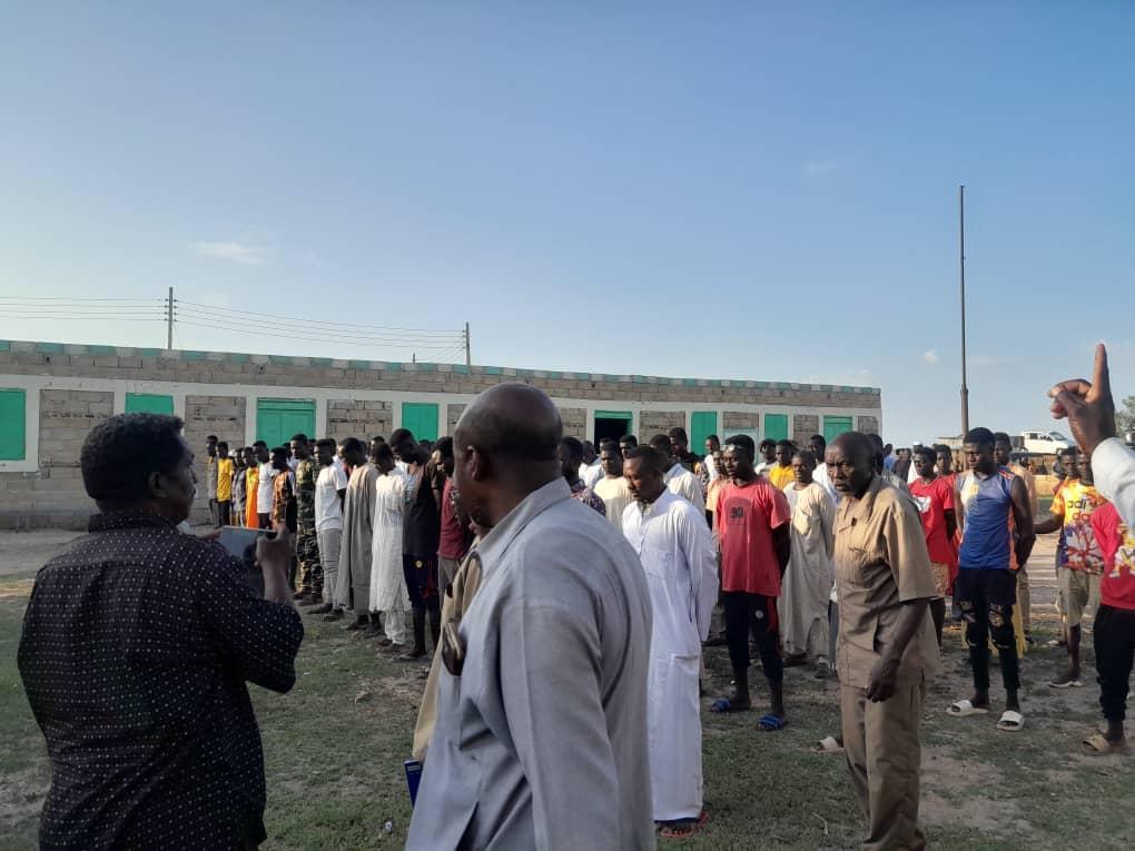 رئيس لجنة الاستنفار يقف على التدريب بمعسكرات المتطوعين بقلي رئيس لجنة الاستنفار يقف على التدريب بمعسكرات المتطوعين بقلي